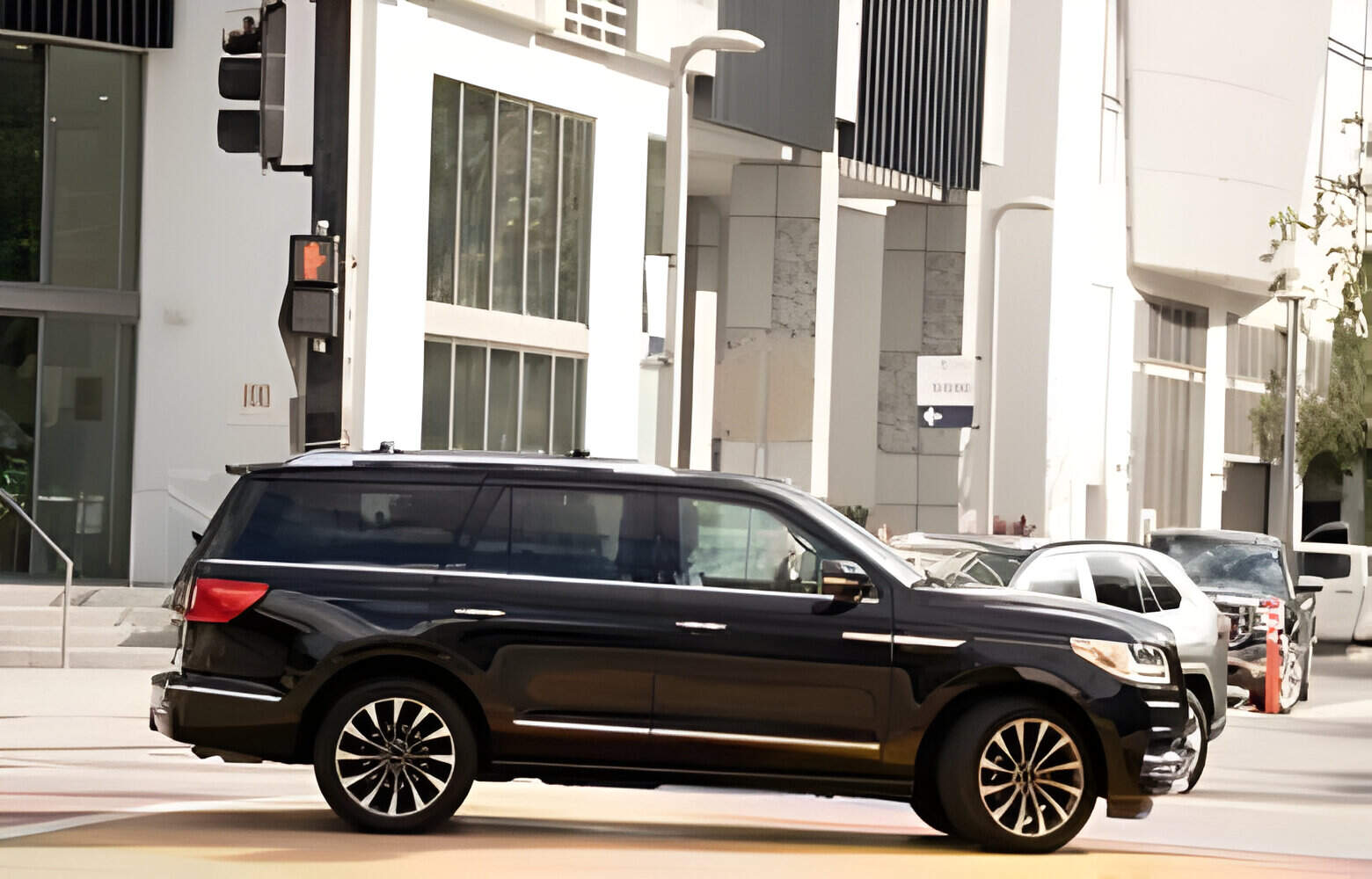 Photo of a late model Lincoln Navigator