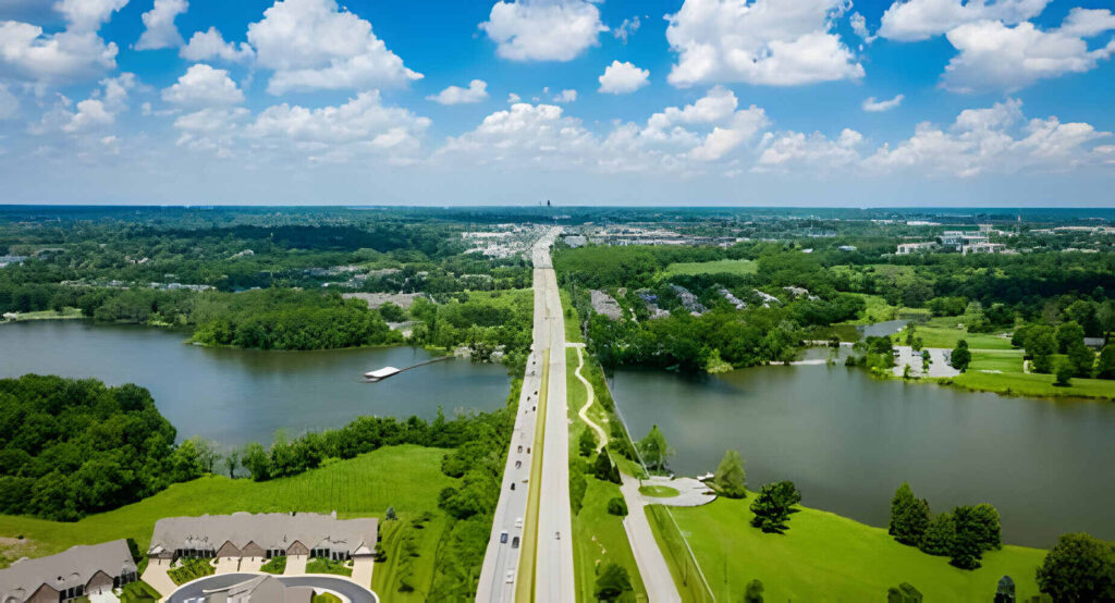 Jacobson Park Lake and Richmond Road in Lexington, Kentucky