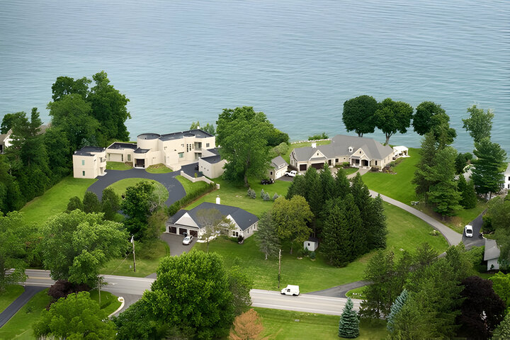 Upscale suburban homes on lake Ontario waterfront area in Rochester, NY.