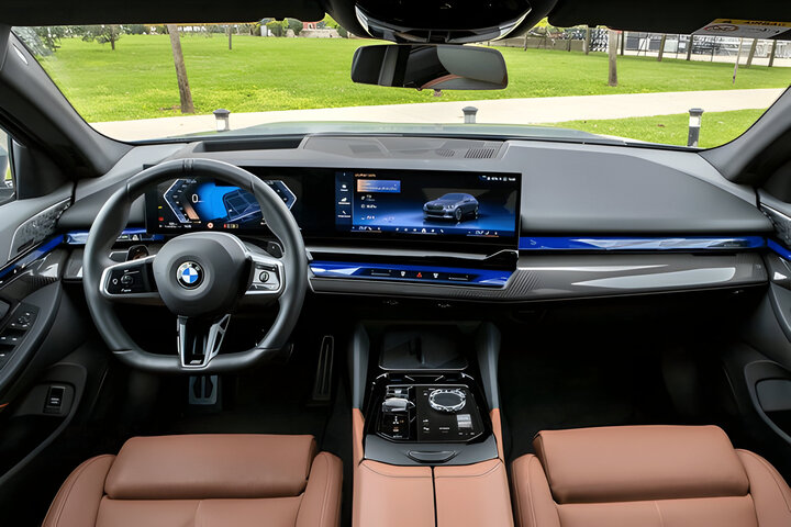 BMW 520d is a model of the BMW 5 Series, a luxury executive car that featuring a diesel engine variant. It has luxury interior design