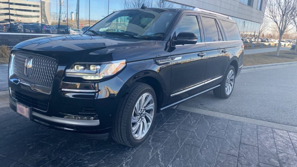 Our Luxury Black Lincoln Navigator